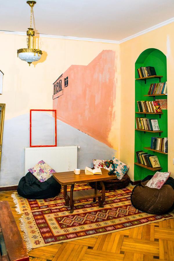 Patio Hostel Тбилиси Екстериор снимка