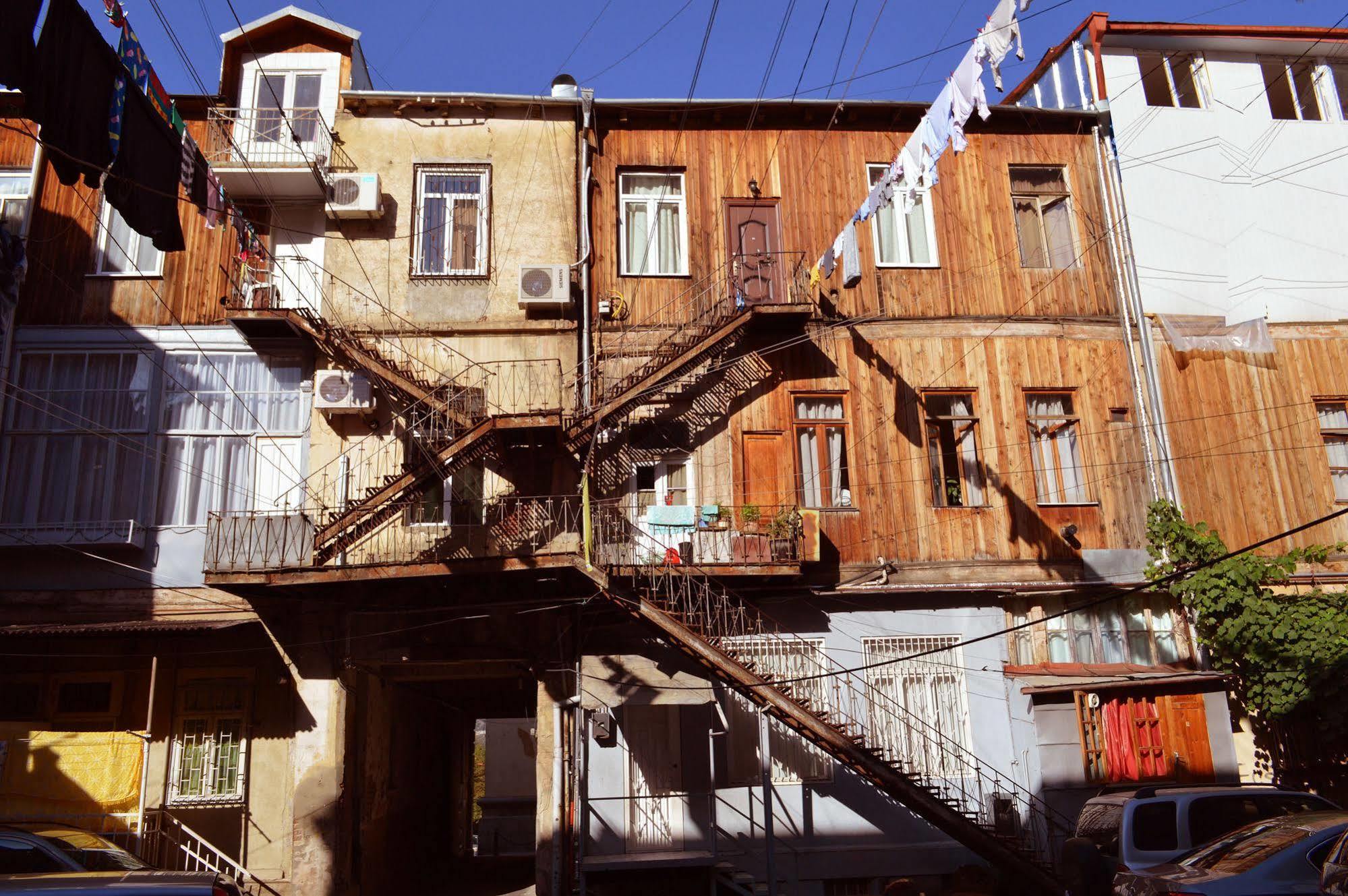Patio Hostel Тбилиси Екстериор снимка