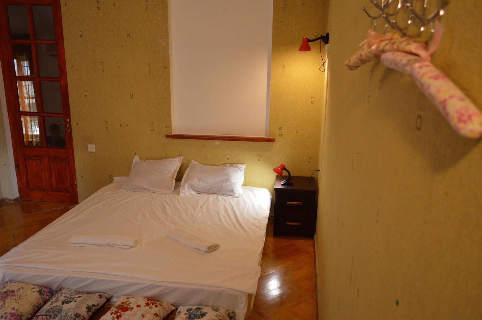 Patio Hostel Тбилиси Екстериор снимка