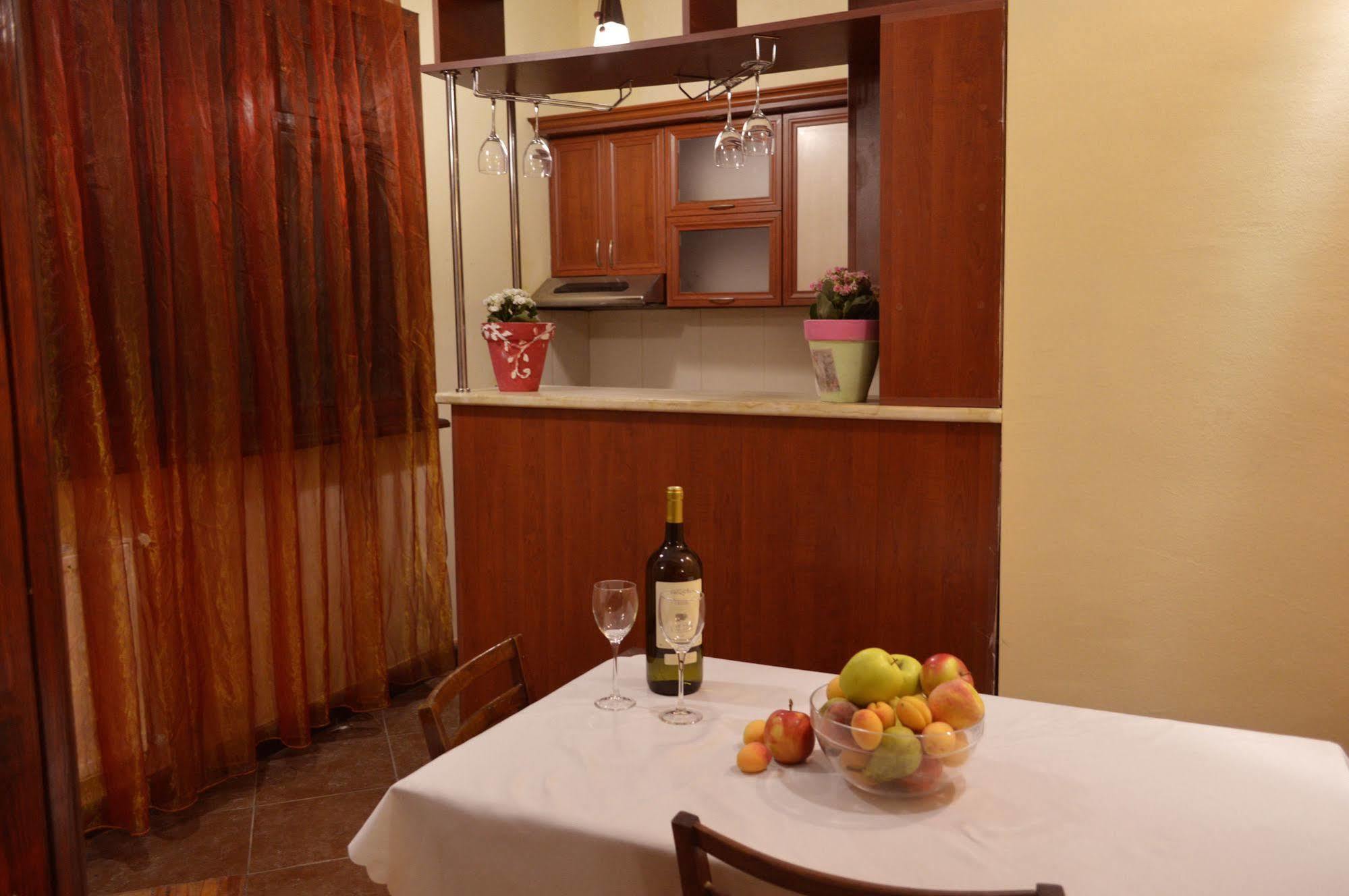 Patio Hostel Тбилиси Екстериор снимка